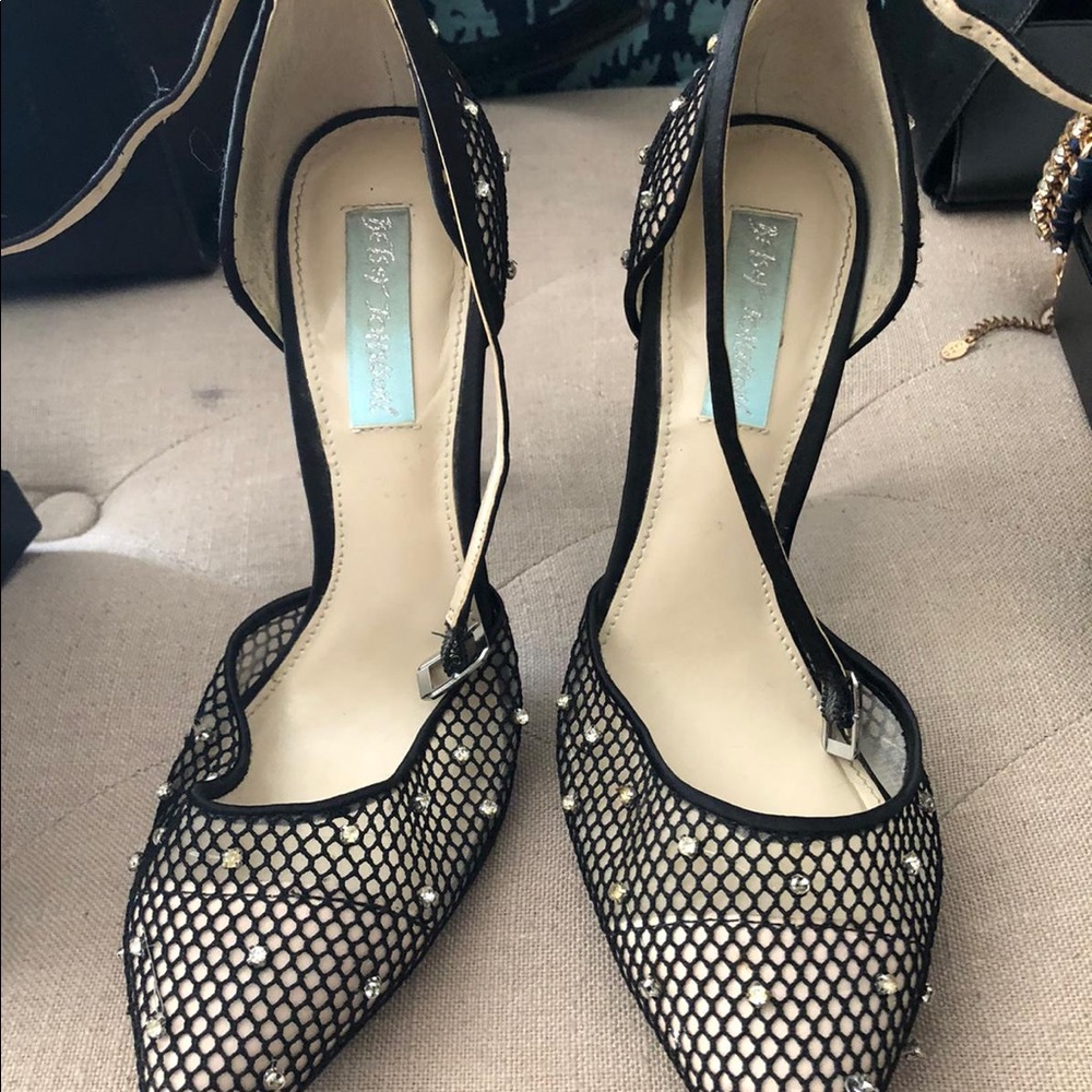 Net high heels